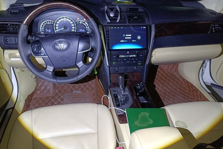 Used Toyota Camry 2015 2.0G Premier Edition Center Console