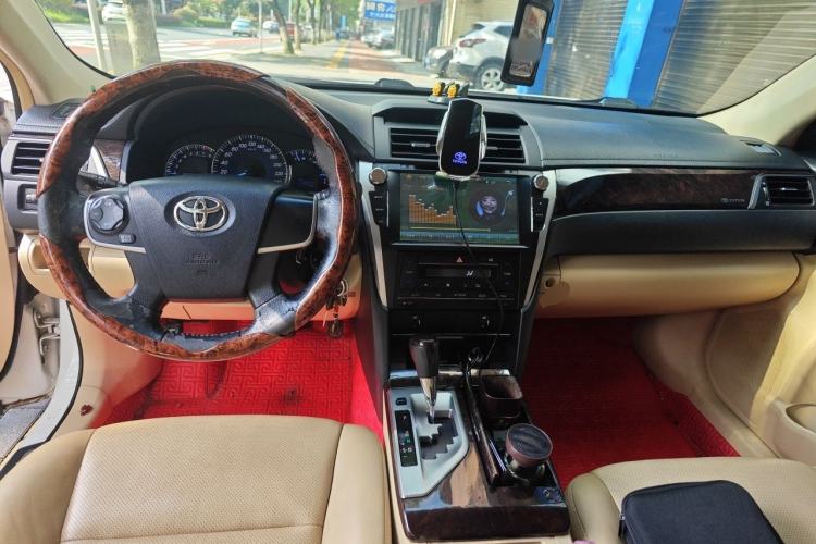 Used Toyota Camry 2015 2.0G Premier Edition Center Console