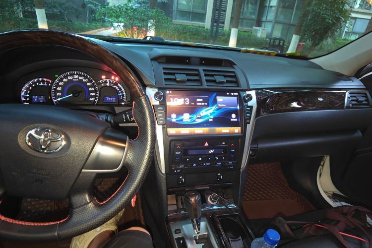 Used Toyota Camry 2015 2.0G Premier Edition Center Console