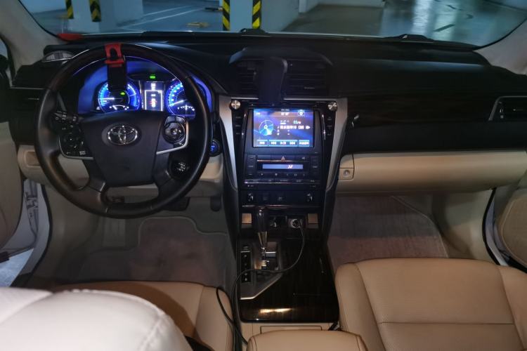 Used Toyota Camry 2015 Dual-Engine 2.5 HG Luxury Navigation Edition Center Console