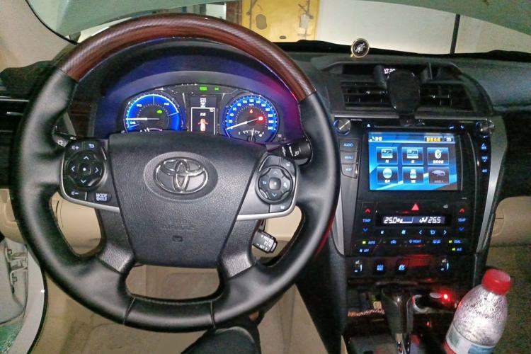 Used Toyota Camry 2015 Dual-Engine 2.5 HG Luxury Navigation Edition Center Console
