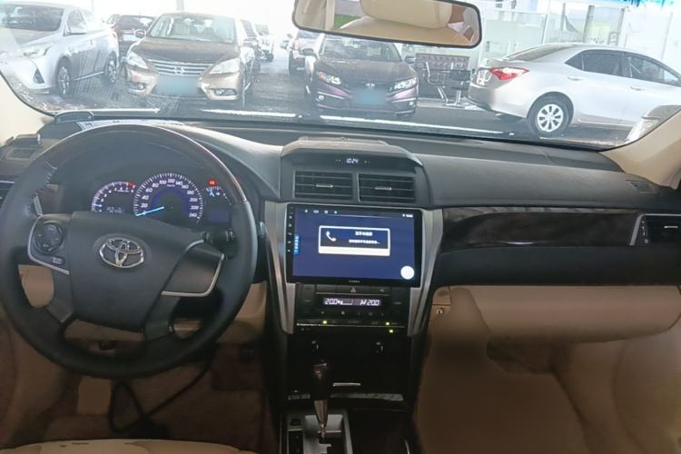 Used Toyota Camry 2015 2.0G Premier Edition Center Console