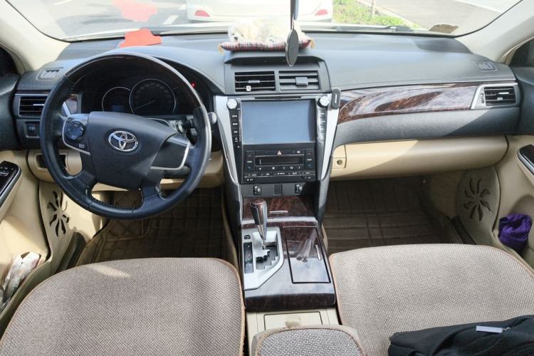 Used Toyota Camry 2015 2.0G Premier Edition Center Console