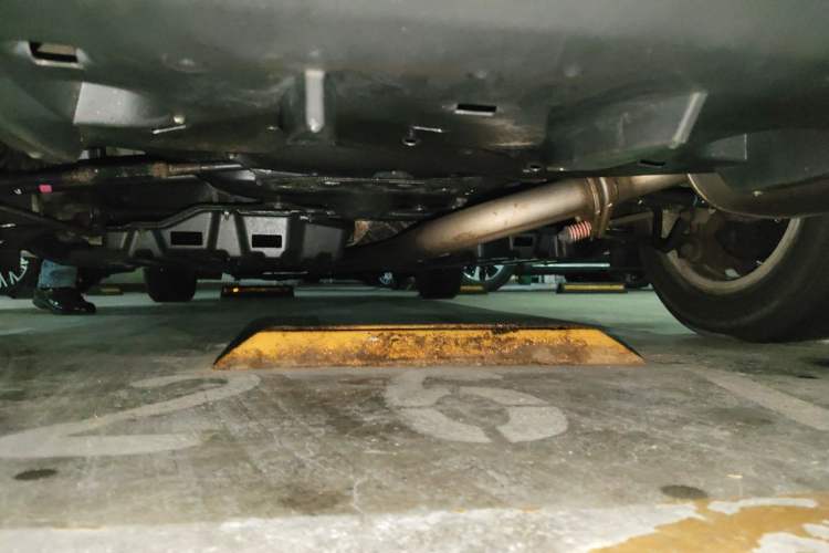 Used Toyota Camry 2015 2.0G Premier Edition Chassis Rear