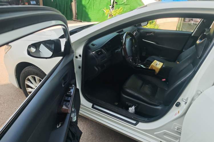 Used Toyota Camry 2015 2.0G Premier Edition Driver Seat