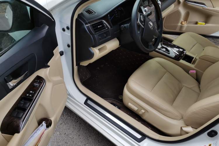 Used Toyota Camry 2015 2.0G Premier Edition Driver Seat