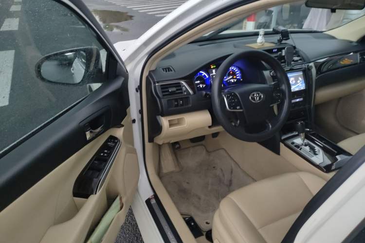 Used Toyota Camry 2015 Dual-Engine 2.5 HG Luxury Navigation Edition Driver Seat