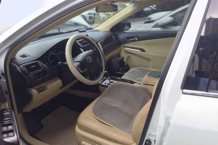 Used Toyota Camry 2015 2.0G Premier Edition Driver Seat