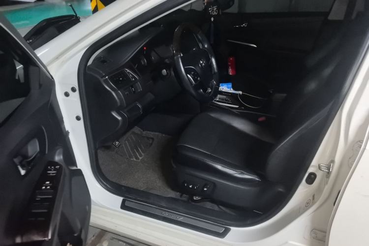 Used Toyota Camry 2015 2.0G Premier Edition Driver Seat