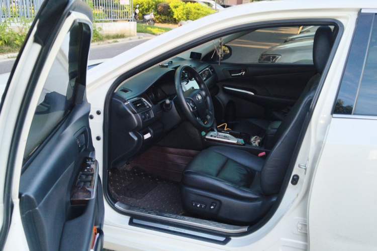 Used Toyota Camry 2015 2.0G Premier Edition Driver Seat