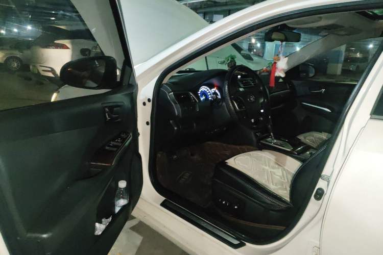 Used Toyota Camry 2015 2.0G Premier Edition Driver Seat