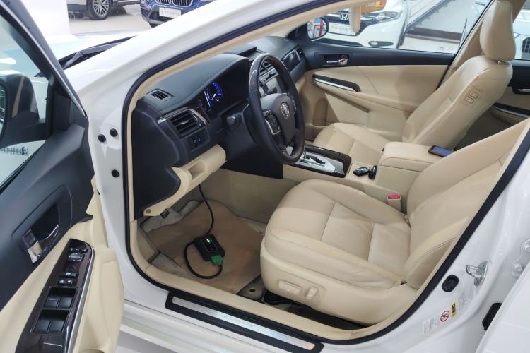 Used Toyota Camry 2015 Dual-Engine 2.5 HG Luxury Navigation Edition Driver Seat