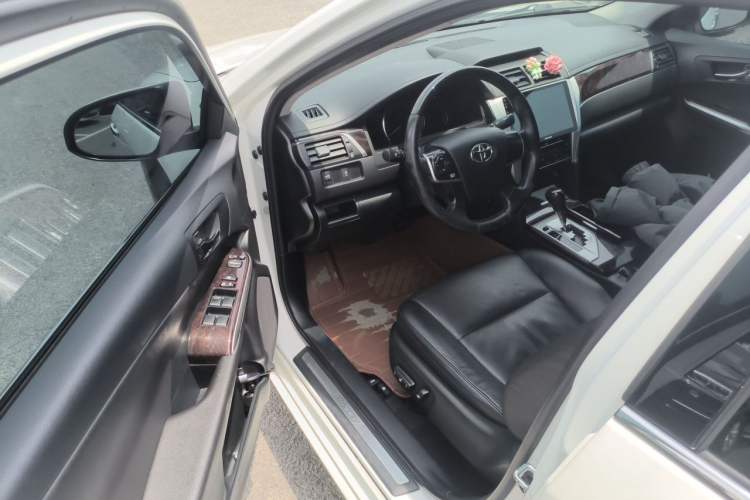 Used Toyota Camry 2015 2.0G Premier Edition Driver Seat
