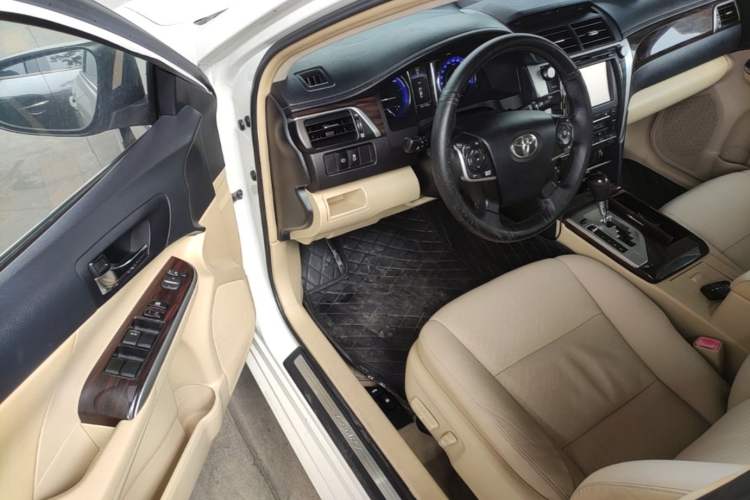 Used Toyota Camry 2015 Dual-Engine 2.5 HG Luxury Navigation Edition Driver Seat