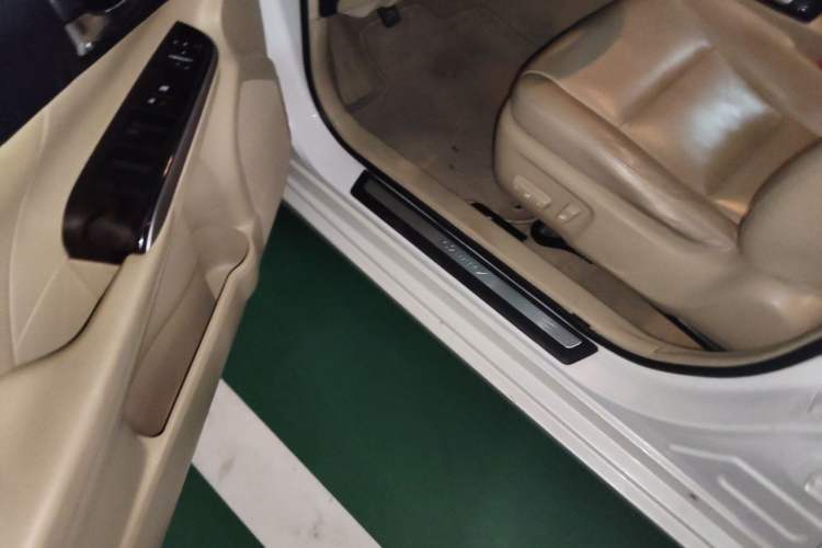 Used Toyota Camry 2015 2.0G Premier Edition Driver Seat
