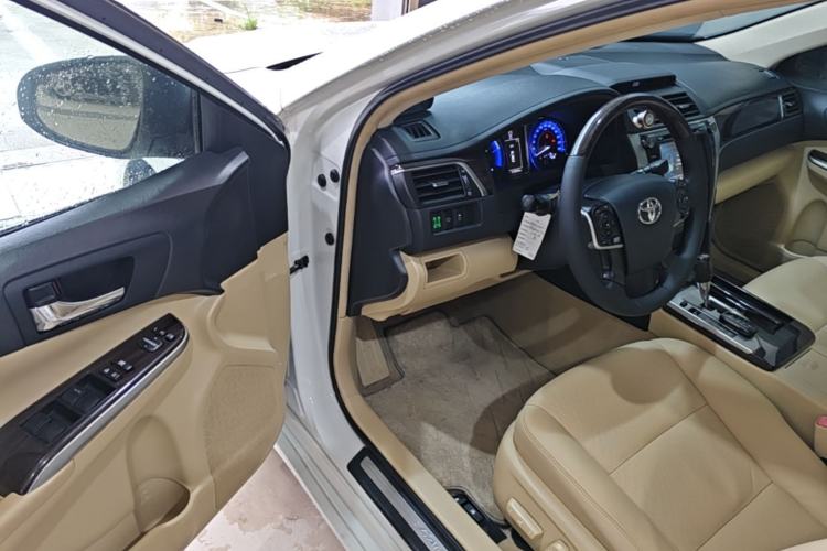 Used Toyota Camry 2015 Dual-Engine 2.5 HG Luxury Navigation Edition Driver Seat