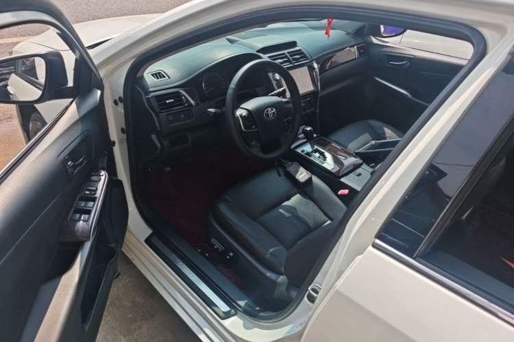 Used Toyota Camry 2015 2.0G Premier Edition Driver Seat