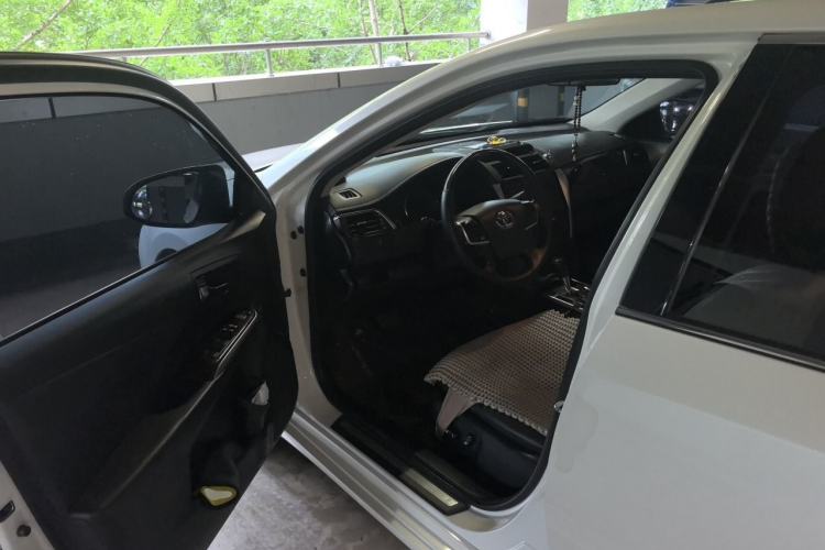 Used Toyota Camry 2015 2.0G Premier Edition Driver Seat