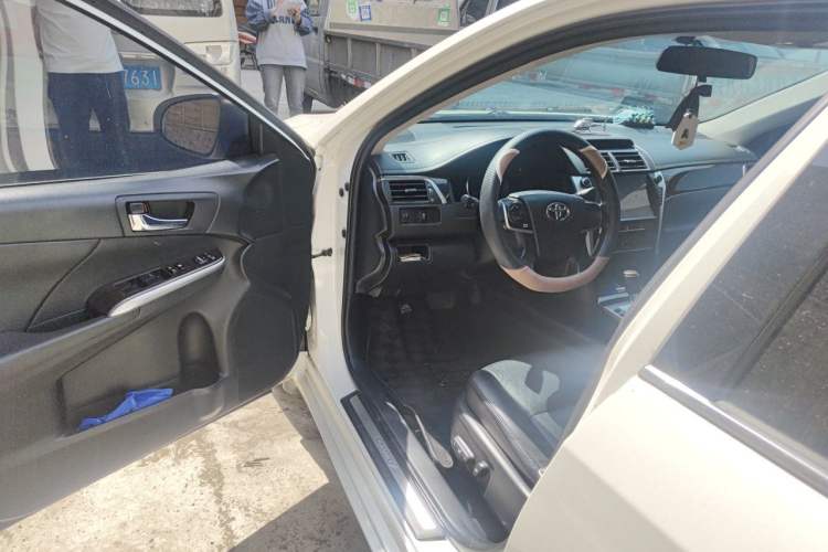 Used Toyota Camry 2015 2.0G Premier Edition Driver Seat