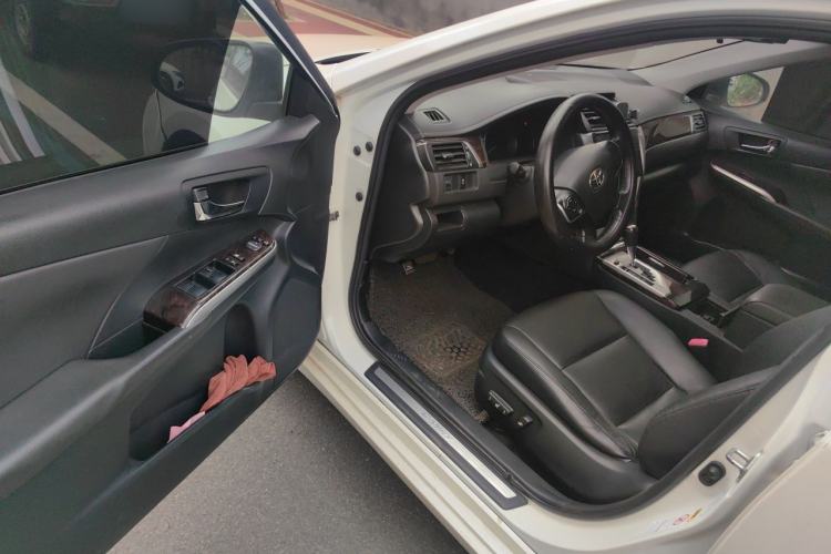 Used Toyota Camry 2015 2.0G Premier Edition Driver Seat