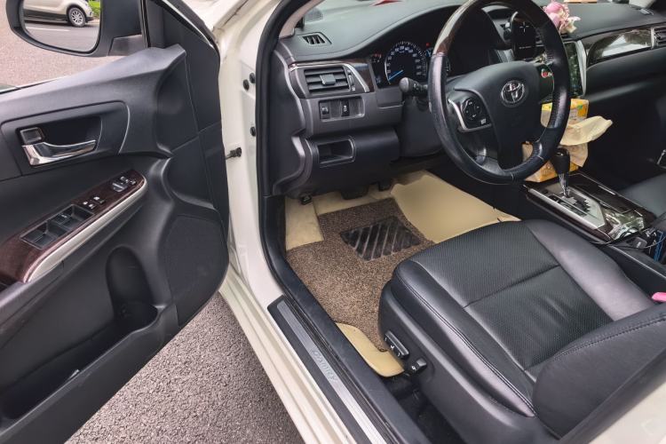 Used Toyota Camry 2015 2.0G Premier Edition Driver Seat