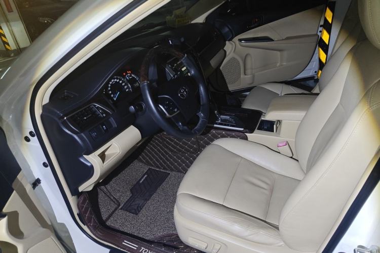 Used Toyota Camry 2015 2.0G Premier Edition Driver Seat