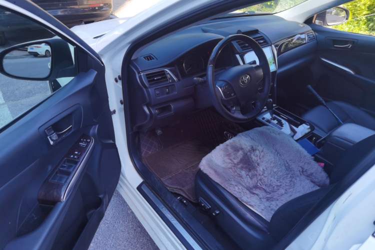 Used Toyota Camry 2015 2.0G Premier Edition Driver Seat