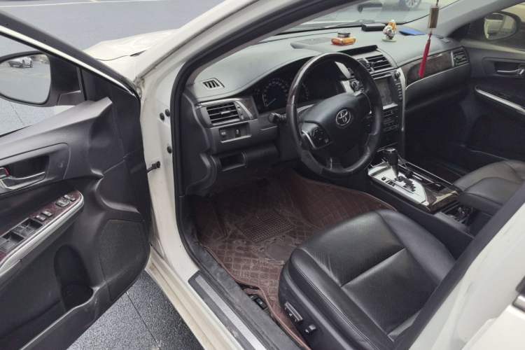 Used Toyota Camry 2015 2.0G Premier Edition Driver Seat