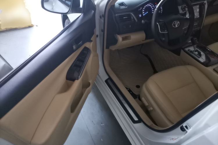 Used Toyota Camry 2015 2.0G Premier Edition Driver Seat