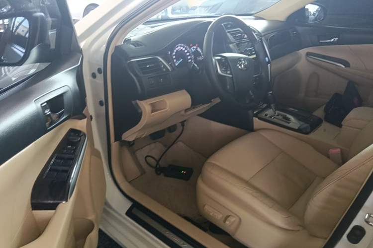 Used Toyota Camry 2015 2.0G Premier Edition Driver Seat