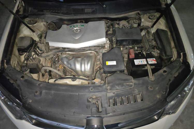 Used Toyota Camry 2015 2.0G Premier Edition Engine Bay