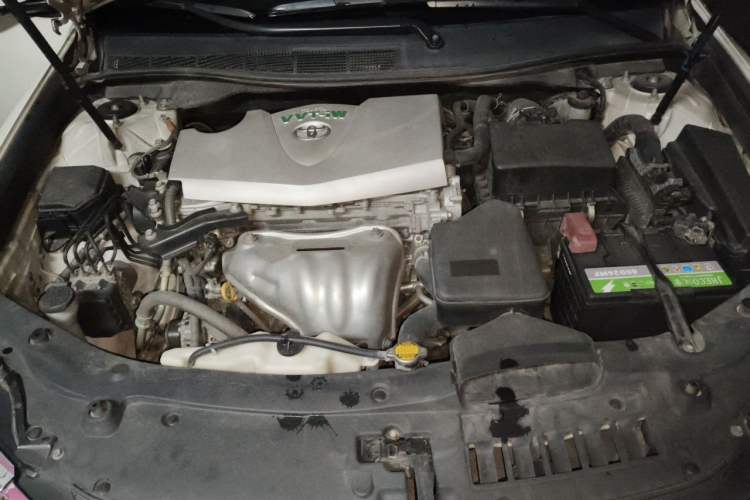 Used Toyota Camry 2015 2.0G Premier Edition Engine Bay