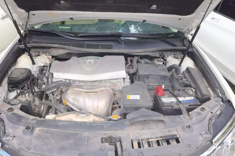 Used Toyota Camry 2015 2.0G Premier Edition Engine Bay