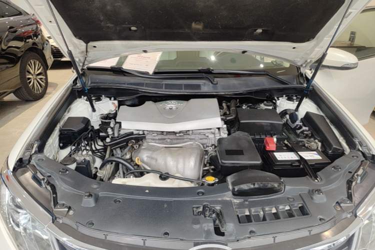 Used Toyota Camry 2015 2.0G Luxury Edition Engine Bay