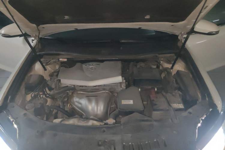 Used Toyota Camry 2015 2.0G Premier Edition Engine Bay