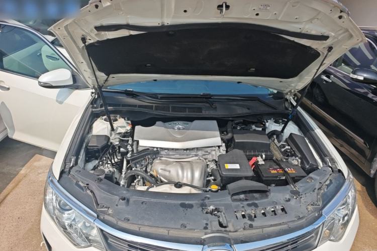 Used Toyota Camry 2015 2.0G Premier Edition Engine Bay