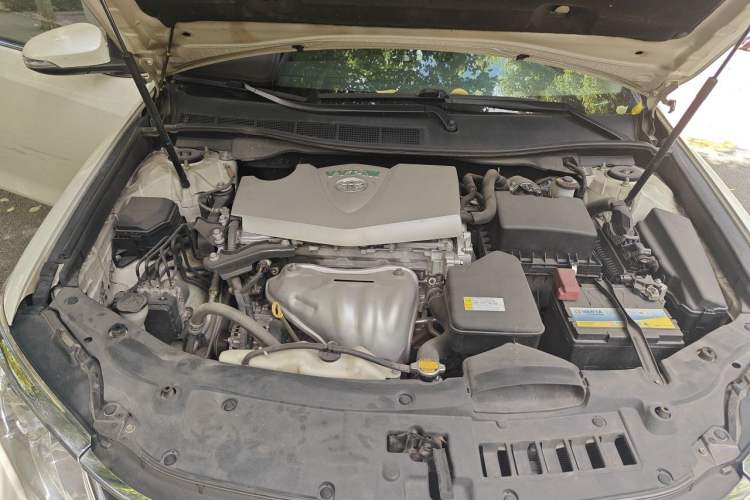 Used Toyota Camry 2015 2.0G Premier Edition Engine Bay
