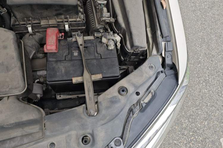 Used Toyota Camry 2015 2.0G Premier Edition Engine Bay Left