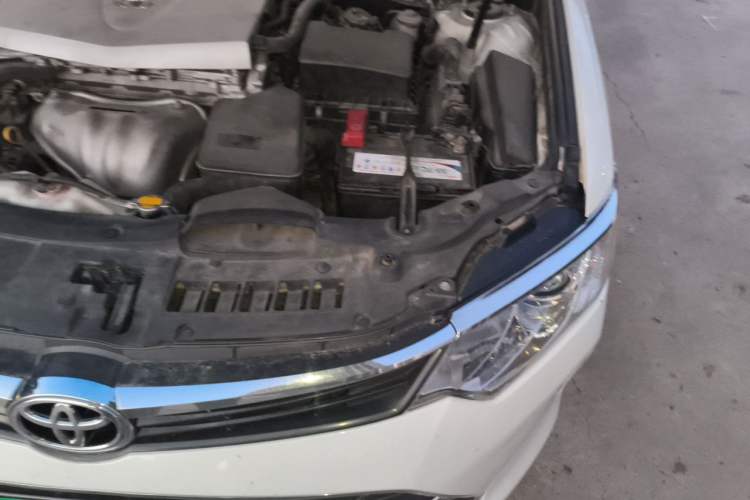 Used Toyota Camry 2015 2.0E Elite Edition Engine Bay Left