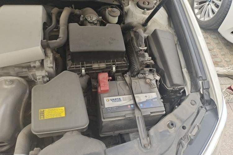 Used Toyota Camry 2015 2.0E Elite Edition Engine Bay Left