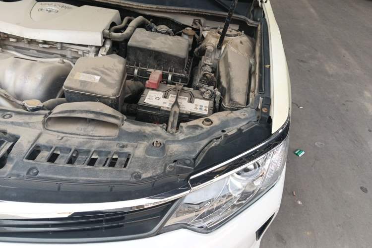 Used Toyota Camry 2015 2.0E Elite Edition Engine Bay Left