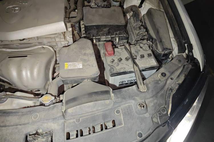 Used Toyota Camry 2015 2.0E Elite Edition Engine Bay Left