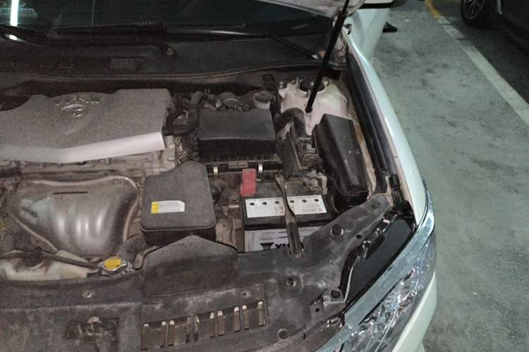 Used Toyota Camry 2015 2.0G Premier Edition Engine Bay Left