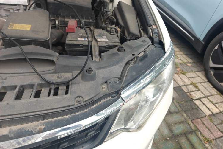 Used Toyota Camry 2015 Junrui 2.0S Activa Edition Engine Bay Left