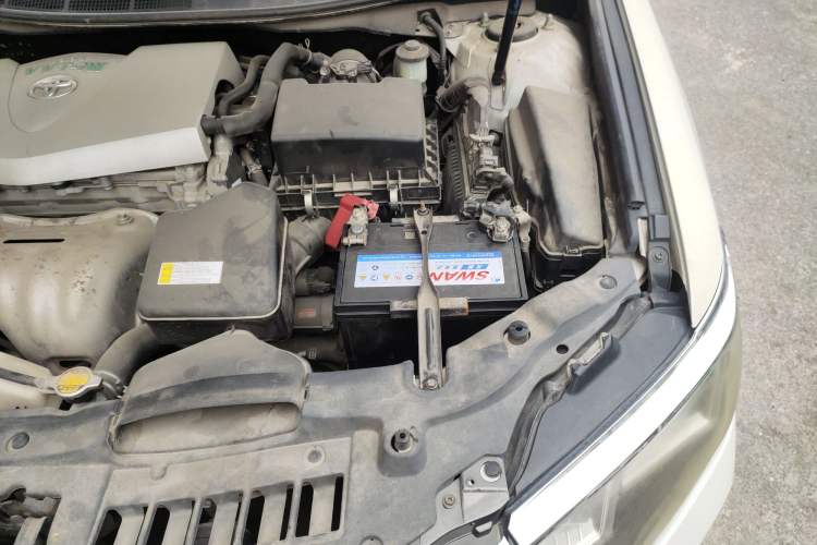 Used Toyota Camry 2015 2.0E Elite Edition Engine Bay Left