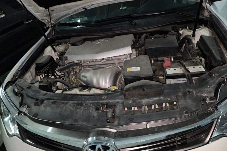 Used Toyota Camry 2015 2.0G Premier Edition Engine Bay