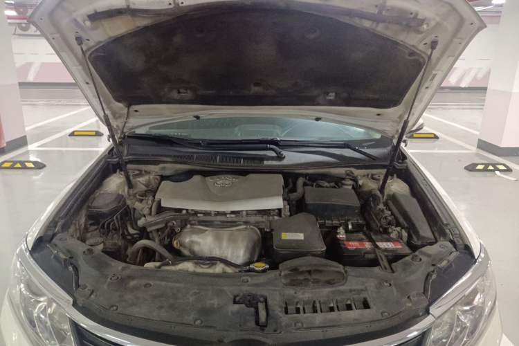 Used Toyota Camry 2015 2.0G Premier Edition Engine Bay