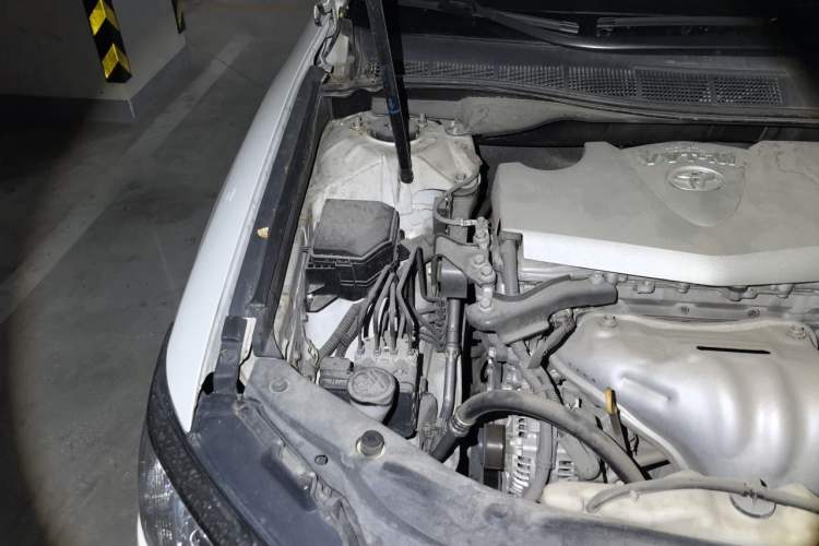Used Toyota Camry 2015 2.0G Premier Edition Engine Bay Right