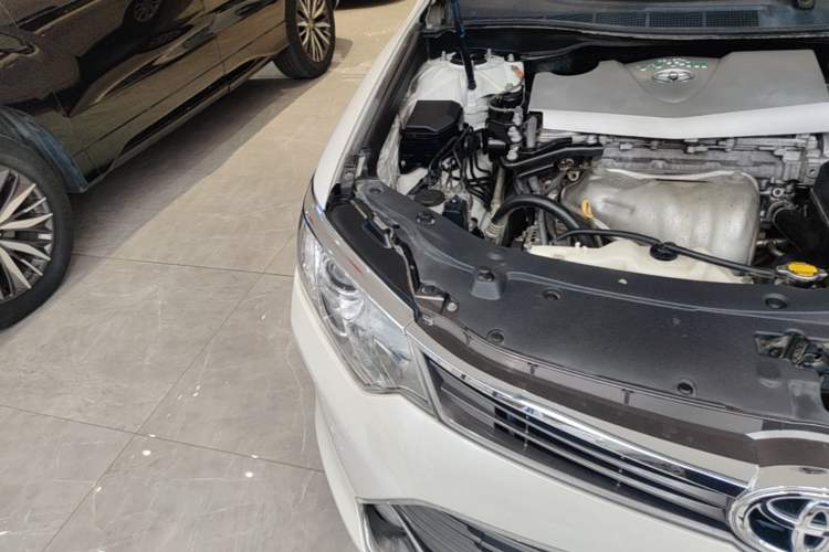 Used Toyota Camry 2015 2.0G Luxury Edition Engine Bay Right