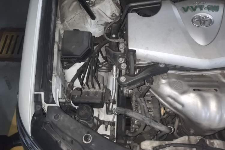 Used Toyota Camry 2015 2.0G Premier Edition Engine Bay Right